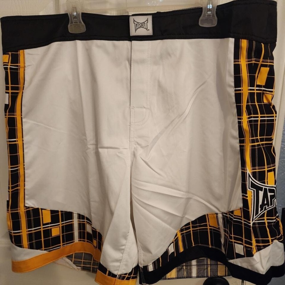 NWT Y2K Tapout MMA UFC Shorts Size 44